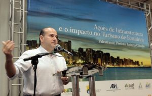 Roberto Cláudio empolga integrantes do trade turístico com fala sobre avanços da gestão