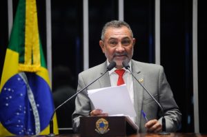 Telmário critica recondução de Jucá a cargo na Mesa do Senado