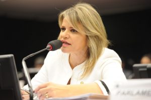 Deputada Flávia Morais